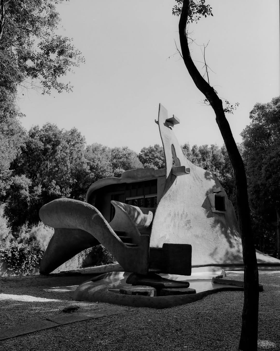 Vittorio Giorgini’s Casa Dinosauro in Tuscany photographed by @piariverola for @family_style